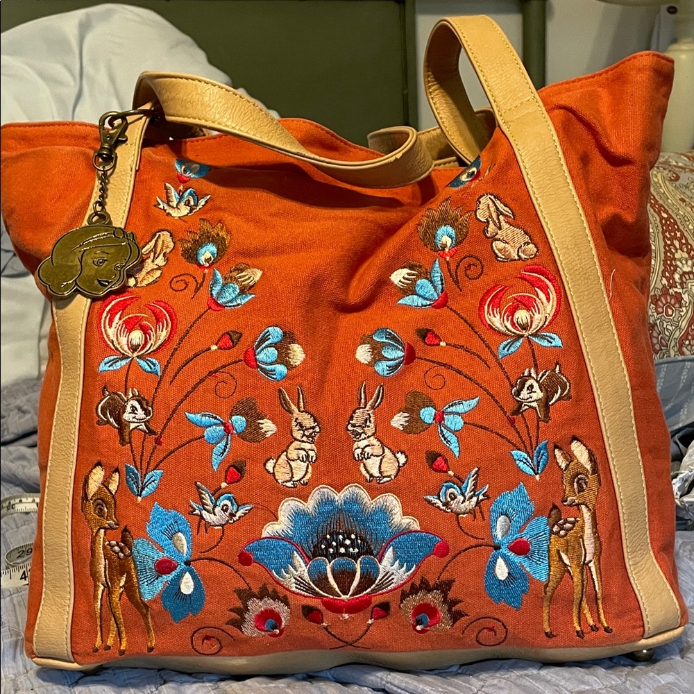 Lounge Fly Disney Snow White Embroidered Tote